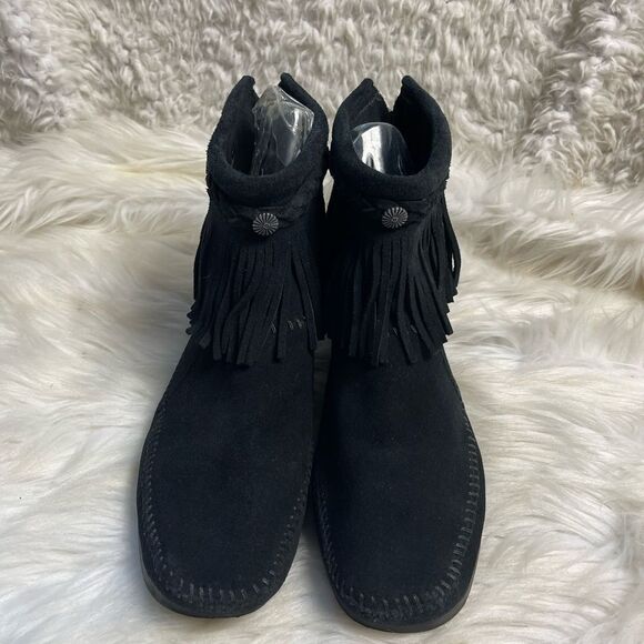 Minnetonka leather suede Black Fringed Boot Moccasin back zipper rubber sole SZ9 - Picture 2 of 9